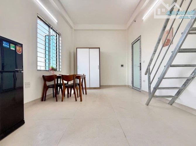 Cho Thuê CCMN 121 Tây Mỗ Nam Từ Liêm 30m2 Gác Xép Studio Cửa Sổ Ban Công Thang Máy Full Đồ