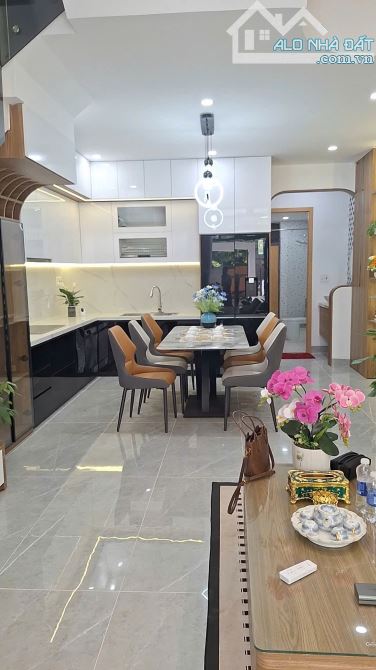 Bán nhà 3 Tầng đường Lê Thiệt – Vị trí vàng sát biển Hòa Minh, full nội thất xách vali vào - 1