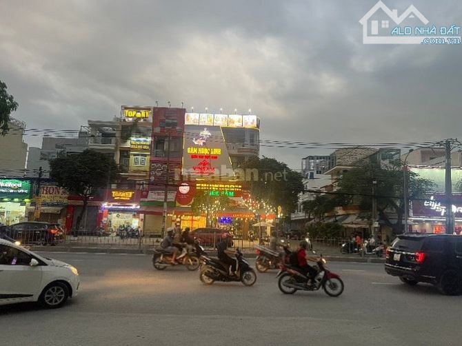 Cho thuê mặt bằng kinh doanh và văn phòng góc 2 mặt tiền,vị trí VIP TÊN LỬA-BÌNH TÂN