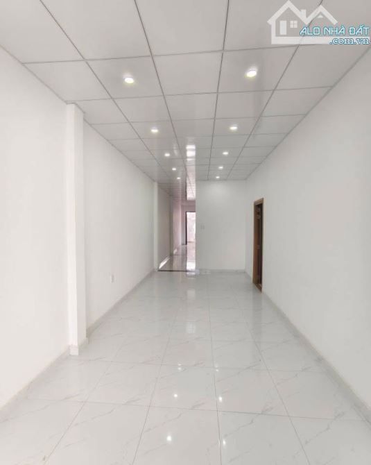 Nhà ven thành phố, SHR, 177.8m2, Xã Tân Thạnh Đông, Giá 850 Triệu. - 2