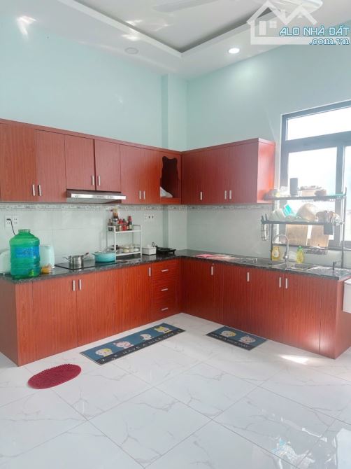 Nhà khu đường 12B Khang Điền. DT: 100m2 - 5 Tầng. Giá: 9,9 Tỷ - 2