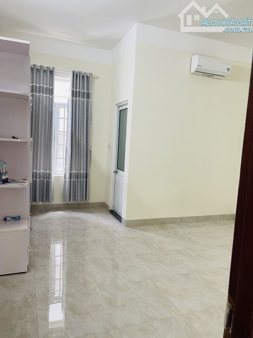 Cho thuê nhà 3 tầng đường 7,5m HỒ TRUNG LƯỢNG - HÒA XUÂN - hướng Tây Nam - 4