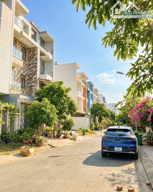 🌊 NHÀ MẶT TIỀN 4 TẦNG VIEW CÔNG VIÊN - NGAY ĐẠI HỌC KINH TẾ TPHCM - 5X20 💸 Giá CHỈ 7.xTỶ - 1