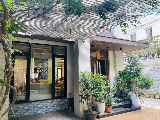 Biệt thự KĐT Linh Đàm, Vỉa hè sạch đẹp, Hàng xóm tinh hoa, 200m², 4T, MT 10m, Giá 71.8 tỷ. - 1