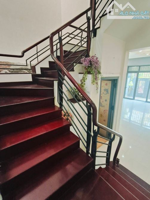 🌊 NHÀ MẶT TIỀN 4 TẦNG VIEW CÔNG VIÊN - NGAY ĐẠI HỌC KINH TẾ TPHCM - 5X20 💸 Giá CHỈ 7.xTỶ - 3