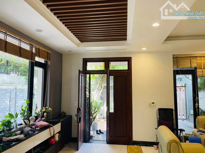 Biệt thự KĐT Linh Đàm, Vỉa hè sạch đẹp, Hàng xóm tinh hoa, 200m², 4T, MT 10m, Giá 71.8 tỷ. - 4