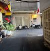 Cho thuê nhà Trích Sài 35 m2 xây 4 tầng gần đủ đồ tiện ở KD ol cách Hồ Tây 30 met đi bộ