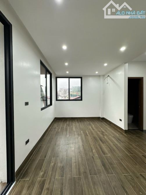 BÁN NHÀ HOÀNG QUỐC VIỆT - LÔ GÓC 2T - 5 TẦNG - MT 6M - DT 56M2 - SÁT ÔTÔ - CHÀO 11 TỶ - 2