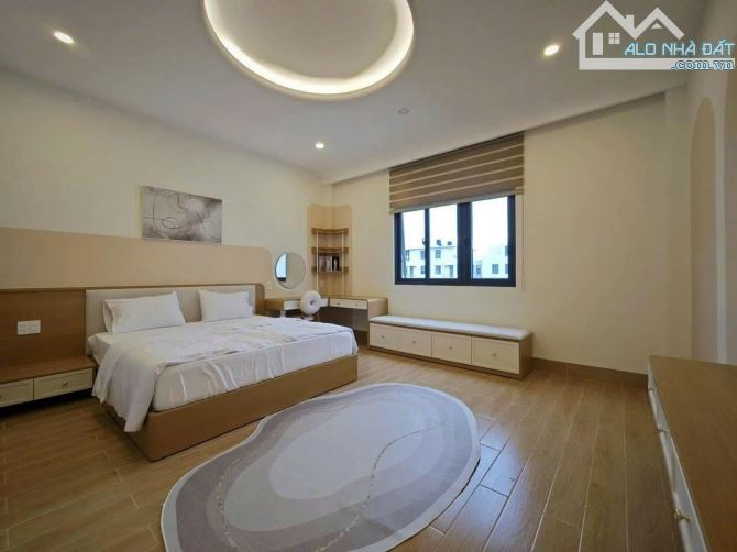 Bán tòa CH 4,5 tầng đường 5,5m ngay đường Phạm Tuấn Tài. Giá 14,7 tỷ.thu nét 60 tr/th