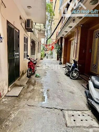 Cho thuê cả nhà 5 tầng số 17 ngõ 34 phố Hào Nam, quận Đống Đa hợp làm VP, Spa, TT đào tạo