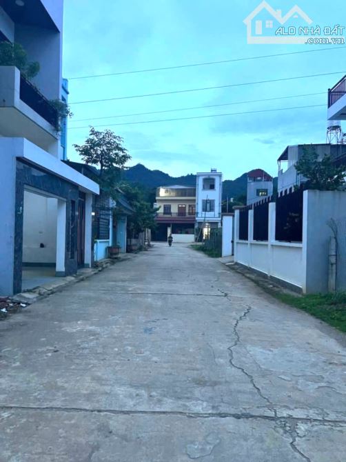 Bán nhà DT 150m2 - P. Mộc Sơn - Tiềm năng nghỉ dưỡng - Đầu tư sinh lời - Đường ô tô 6m -