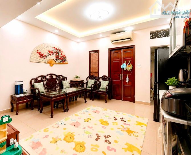 hơn 5,3 tỷ☘️Bán nhanh căn hộ 3 ngủ gần mặt phố Lý Nam Đế, Hoàn Kiếm, an sinh cực tốt.
