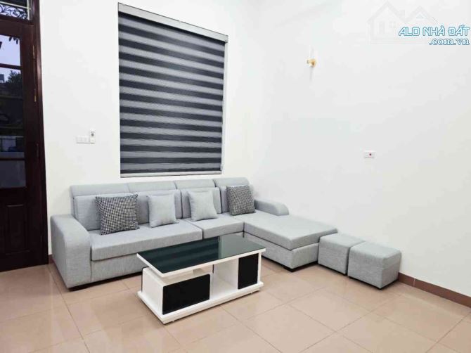 Hiếm 8.2 Tỷ/ 52 m2/ 3 tầng/Nhà Đẹp Phúc Lợi