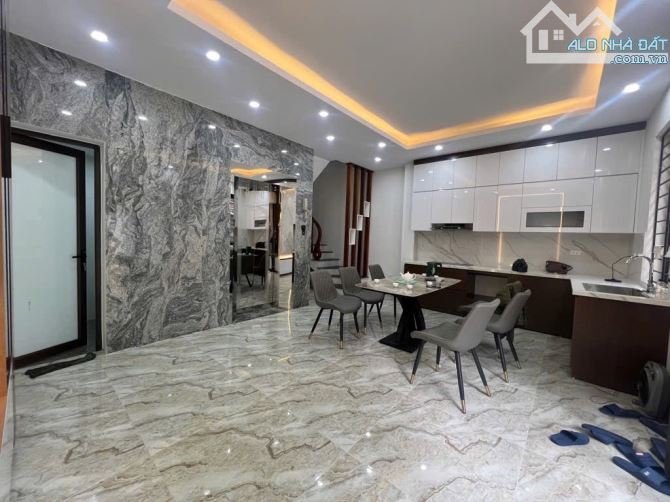 Nhà Hoàng Như Tiếp - 6 Tầng Thang Máy Full Nội Thất - 60m Ra Hồng Tiến