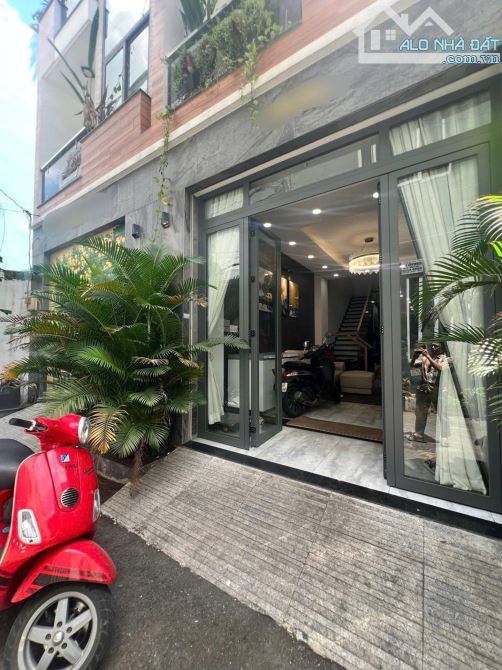 Ngôi nhà của bạn trách nhiệm của tôi  NHÀ HOT NHẤT HÔM NAY – XE HƠI NGỦ TRONG NHÀ – CHỈ 9. - 1