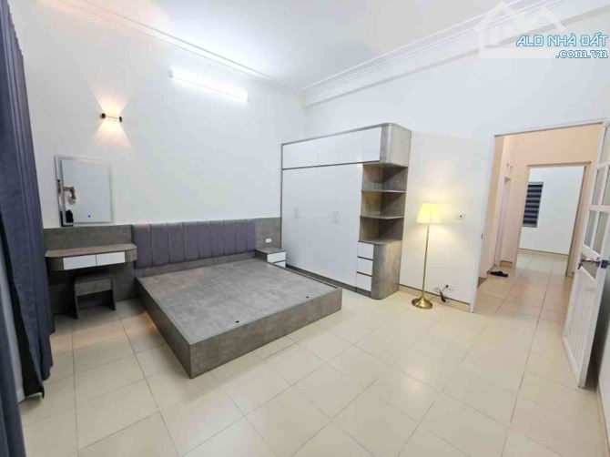 Hiếm 8.2 Tỷ/ 52 m2/ 3 tầng/Nhà Đẹp Phúc Lợi - 4