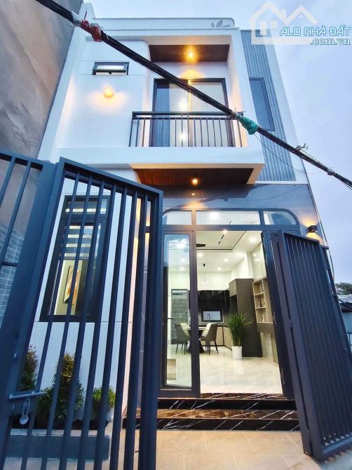 NHÀ HẺM 108 ĐƯỜNG TRẦN QUANG DIỆU CHỈ CÁCH CHỢ CẦU VÁN 150M THÔNG ĐƯỢC RA VÕ VĂN KIỆT