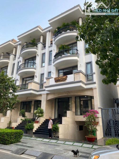 BIỆT THỰ phù hợp cho Anh/Chị tìm khu Vạn Phúc City| DT: 7x22| Hầm+ 5 tầng| 30.5 tỷ