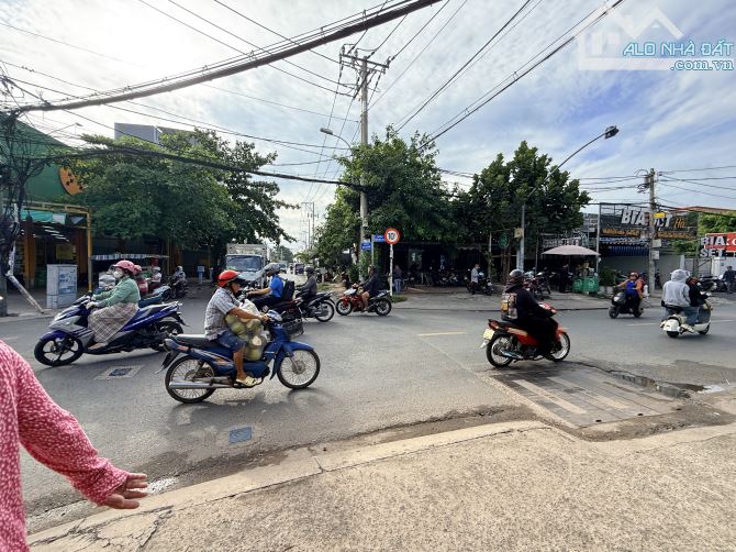 🌿Lô Góc 2 mặt tiền (420 m²) Trần Văn Mười, Hóc Môn • Đang cho thuê 25tr/tháng • 22t,ỉ (TL - 1