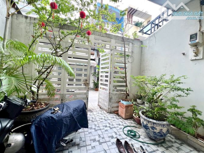 Bác Thông có căn nhà đường Nam Kỳ Khởi Nghĩa, Quận 3 cũ cần bán 3tỷ280 - 2