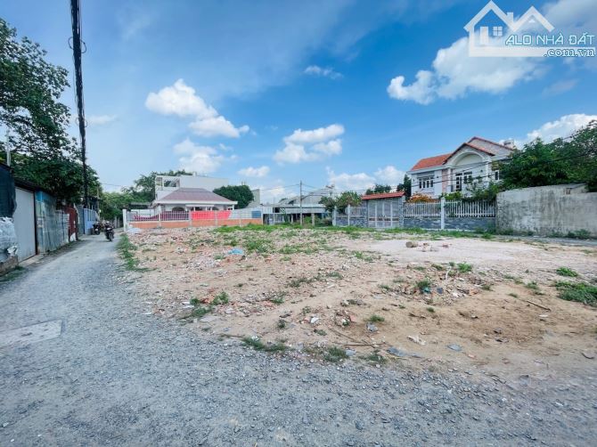 NGANG 10M- LÔ GÓC 2 MẶT TIỀN CỰC ĐẸP - NGUYỄN THỊ THỬ - XE HƠI THÔNG - XÂY DỰNG TỰ DO - 2