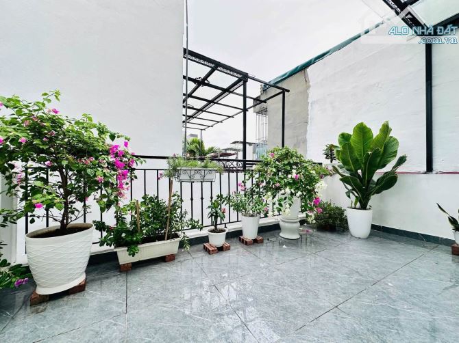 VIP! PHỐ HUỲNH THÚC KHÁNG, THÁNG MÁY XỊN, FUL NỘI THẤT, GẦN Ô TÔ, NGÕ THÔNG BÀN CỜ, 39M2*6 - 4