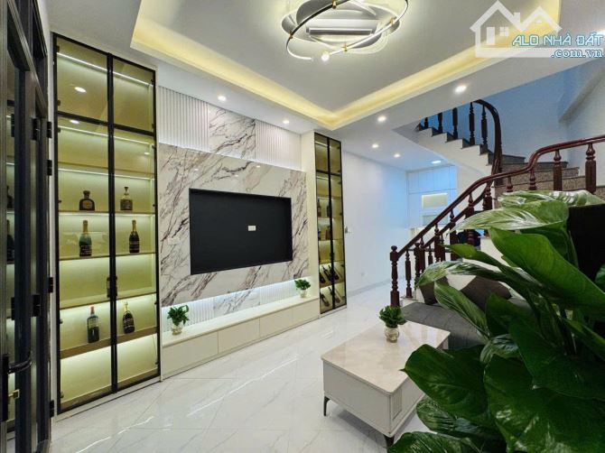 NHÀ ĐẸP - ĐƯỜNG HOÀNG MAI |34M - 5 TẦNG | GIÁ 8.35 TỶ
