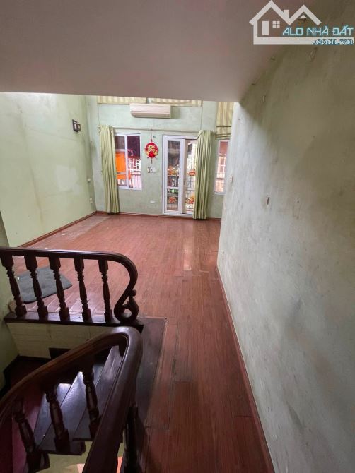 Nhà 5 tỷ - 30m2 - Gần Chợ Mơ - 4m mặt tiền - Kinh Doanh Nhỏ - Lô Góc Ngõ Thông - 1
