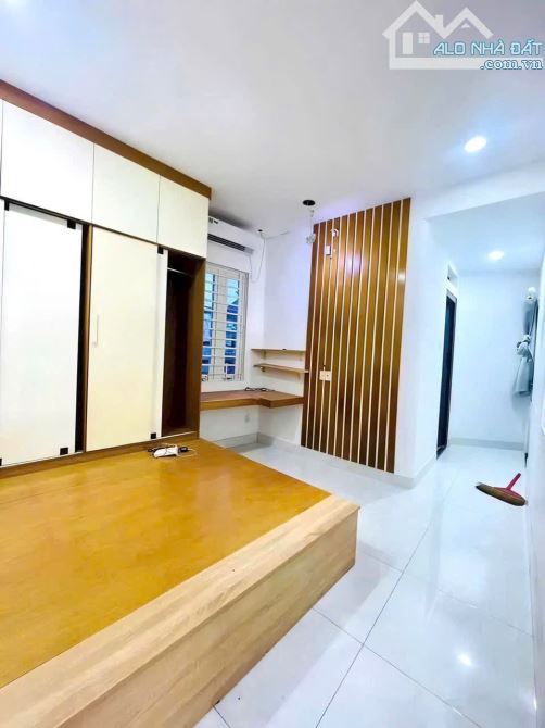 Nhà Góc Hoàng Diệu 2 51m² HXH 2T 2PN Có Dòng Tiền Chỉ 4.6 Tỷ - 1