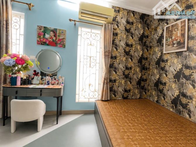 ĐẦU TAM TRINH – NÚT GIAO MINH KHAI TIMECITY – MẶT TIỀN 5M  * 5.76 TỶ * 27/30M2 - 2