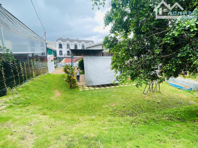 Bán căn Homestay Đà Lạt 629m2 - 5,4 tỷ - sân vườn rộng - 3
