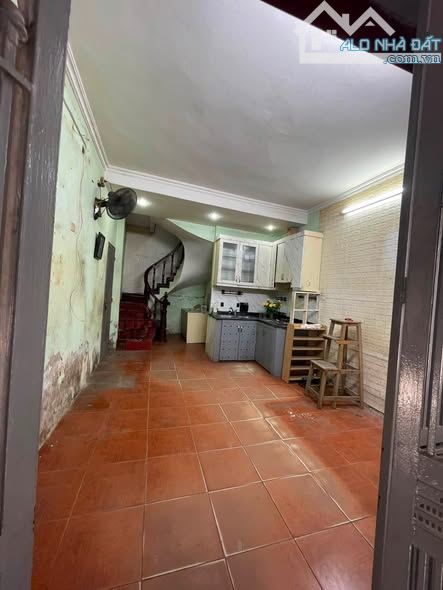 Nhà 5 tỷ - 30m2 - Gần Chợ Mơ - 4m mặt tiền - Kinh Doanh Nhỏ - Lô Góc Ngõ Thông - 3