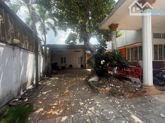 Bán đất 1 sẹc Trưng Nữ Vương, TT. Hóc Môn ,5.93x23m (nở hậu 6.53m) - 5