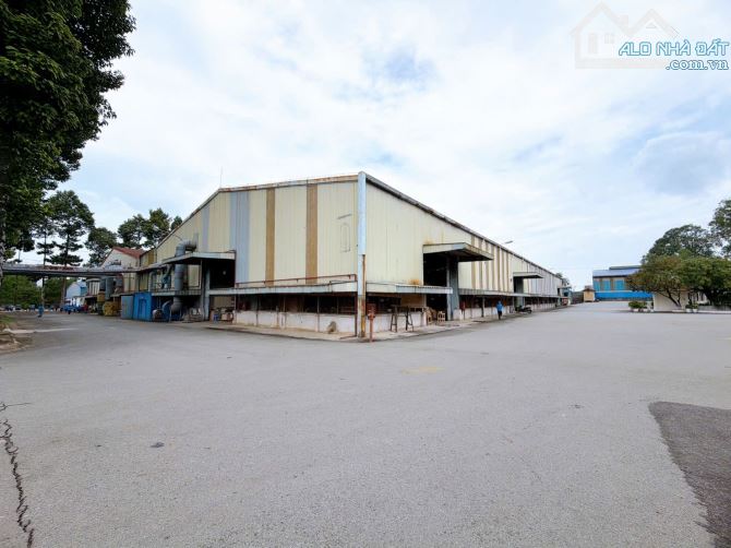X130 Bán xưởng KCN Đồng Xoài Tp. Đồng Nai. 20.000m2. Chỉ 75tỷ. THÔNG TIN MÔ TẢ: - Tổng di
