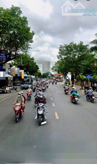 Bán Nhà 3,7x19,3m Mặt Tiền Hoà Bình-Đối Diện Đầm Sen-Ngã Tư Hoà Bình-Ông Ích Khiêm-LLQ