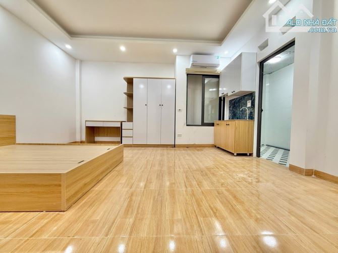 BÁN NHÀ TRẦN DUY HƯNG - DT 68M2 - 5 TẦNG - MT 6.8M - Ô TÔ TRƯỚC NHÀ - CHÀO 13 TỶ
