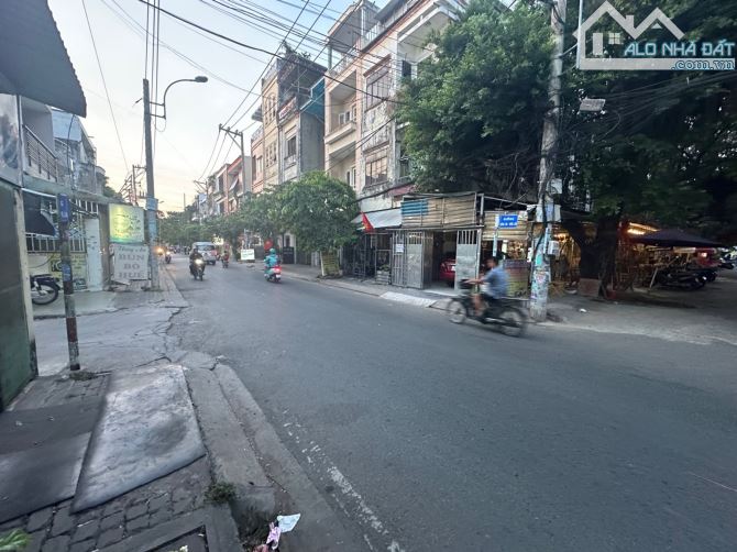 MẶT TIỀN HẬU LÂN – ĐỐI DIỆN CÔNG VIÊN – KINH DOANH ĐỈNH