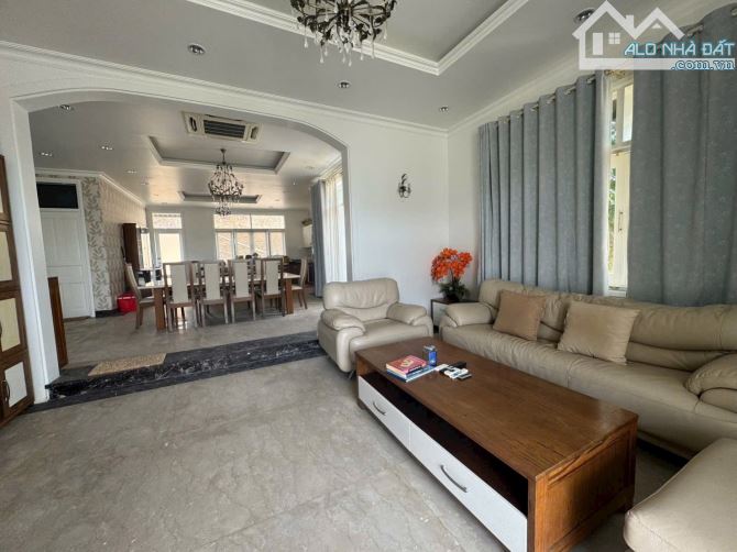 Bán biệt thự Sea Links Mũi Né PE căn góc view biển, kế lâu đài rượu vang, sân golf