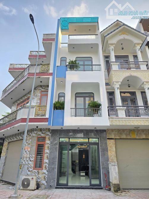 📌4.6 tỷ📌Bán nhà 1 trệt 2 lầu KDC Phú Hồng Thịnh 8 rẻ, ngay ngã tư Miếu Ông Cù