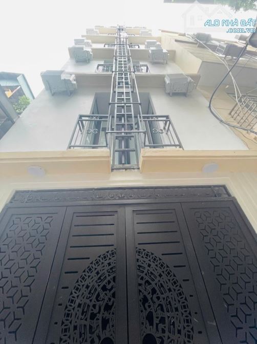 Tòa CCMN Định Công Thượng Định Công 74m 15Tỷ 7Tầng Mt8.8m Oto Dừng Đỗ Cửa Nhà 18P Khép Kín