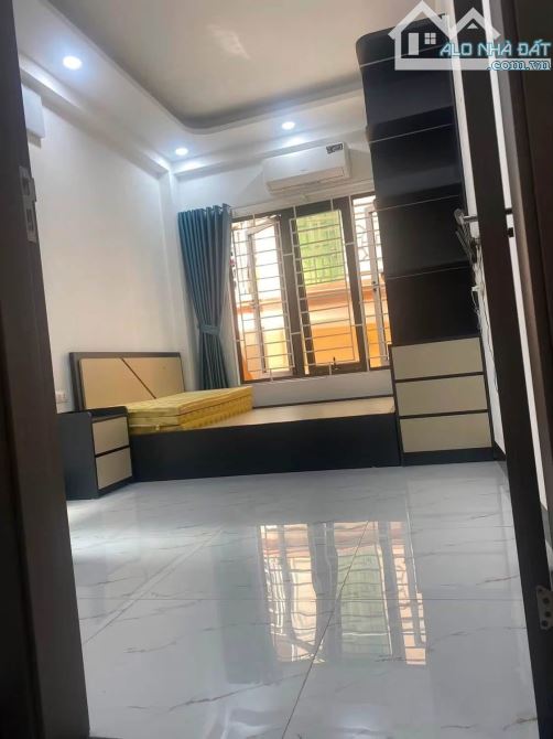 8,5TỶ? BÁN NHÀ PHỐ NGUYỄN KHANG DT44m*6T DÂN XÂY MẶT NGÕ THÔNG 10m RA MẶT PHỐ LỚN - 2