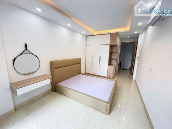 Bán nhà Chợ Hà Đông 32m2 - 5 tầng xây mới giá 5.95 tỷ