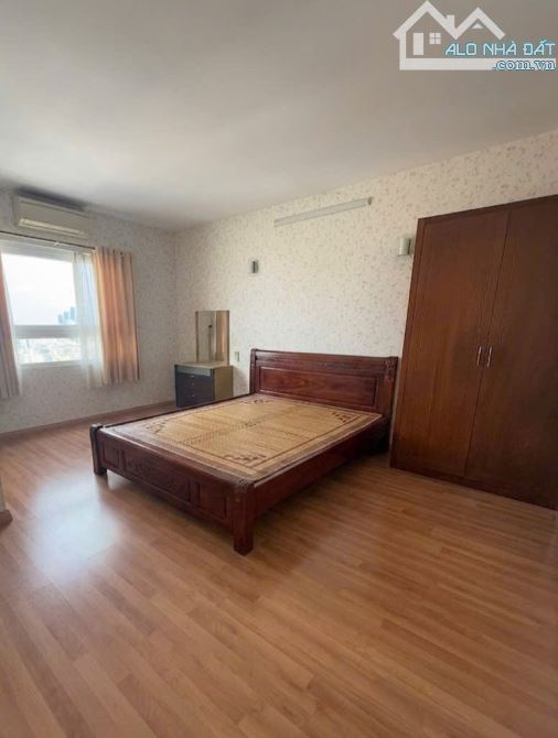 SANG - ĐẸP nhà 4Tầng x 44m2 đường HOA - khu Phan Xích Long - BÁN GẤP