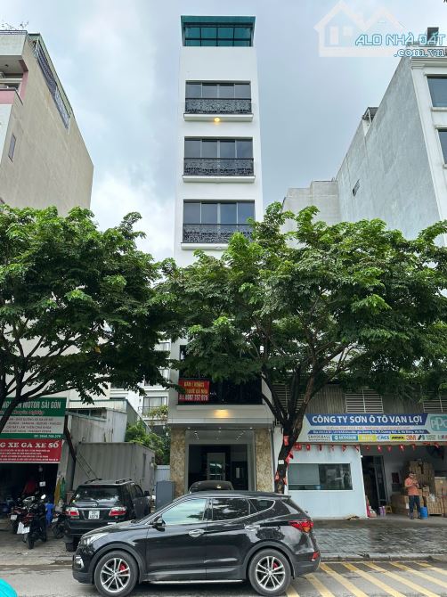 Cho thuê nhà mặt phố 7 tầng,có thang máy mặt đường Lê Quang Đạo kéo dài,Q Hà Đông