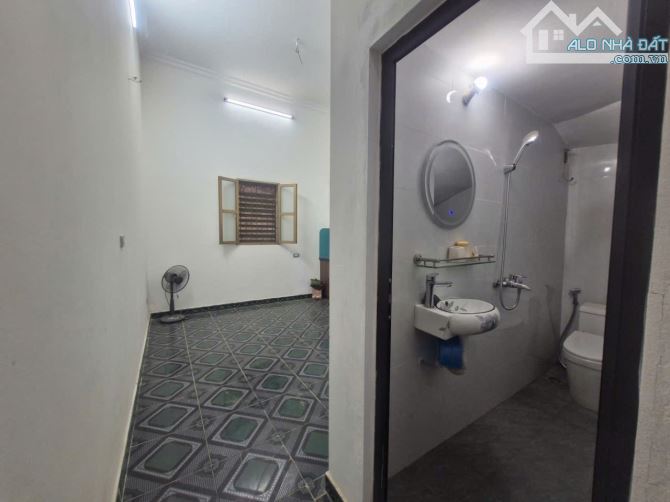 Bán nhà Ngô Quyền Hà Đông 48m2 3 Tầng mặt tiền 4m hơn 8 tỷ Lô Góc gần phố ôtô Gần LHCC - 1