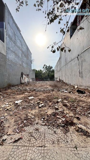 Bán đất mặt tiền Nguyễn Dữ, 300m² ngang 10m, hướng Đông Nam, giá 22,5 tỷ - 2
