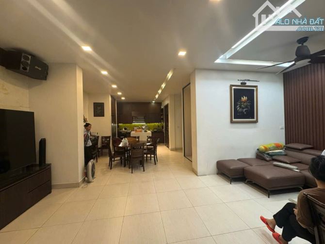 Biệt thự Xuân La 3 thoáng - DT 150m - 6 tầng - mặt tiền 10m - 3