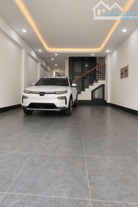 Bán nhà Bồ Đề, Long Biên | 75m² | 5 tầng thang máy | Gara ô tô | Full nội thất