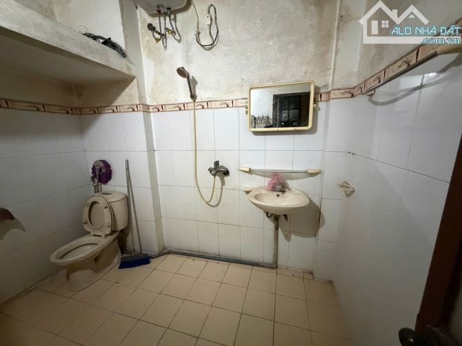 Cho thuê nhà 3,5 tầng mặt phố 526 Quang Trung, Hà Đông,hợp kd nhiều mô hình