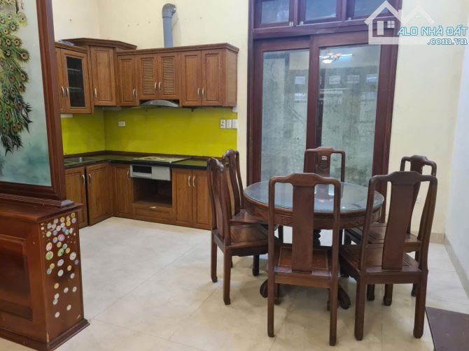 Cho thuê nhà nguyên căn 3 tầng,60m², ngõ 212 Phú Mỹ, gần Bến xe Mỹ Đình